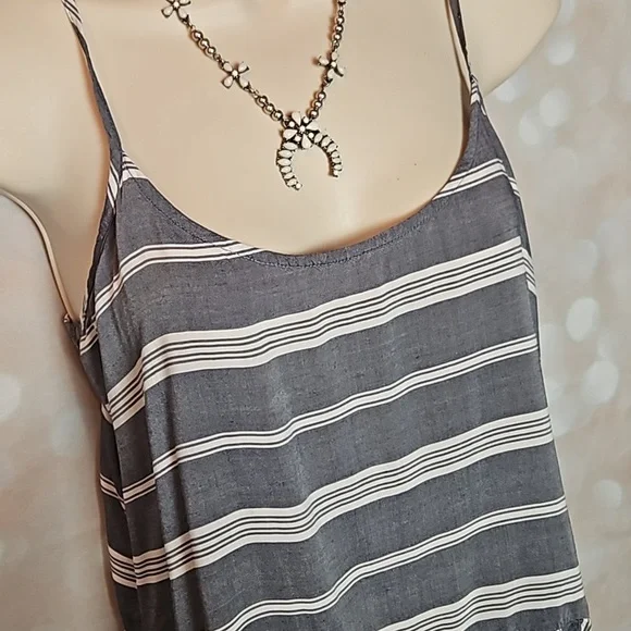 Old Navy| Gray Blue Ruffled Tank Blouse - Picture 2 of 8